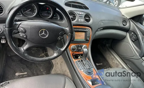 2004 Mercedes-Benz Sl 500 z USA, uszkodzony, nr VIN WDBSK75F54F070815